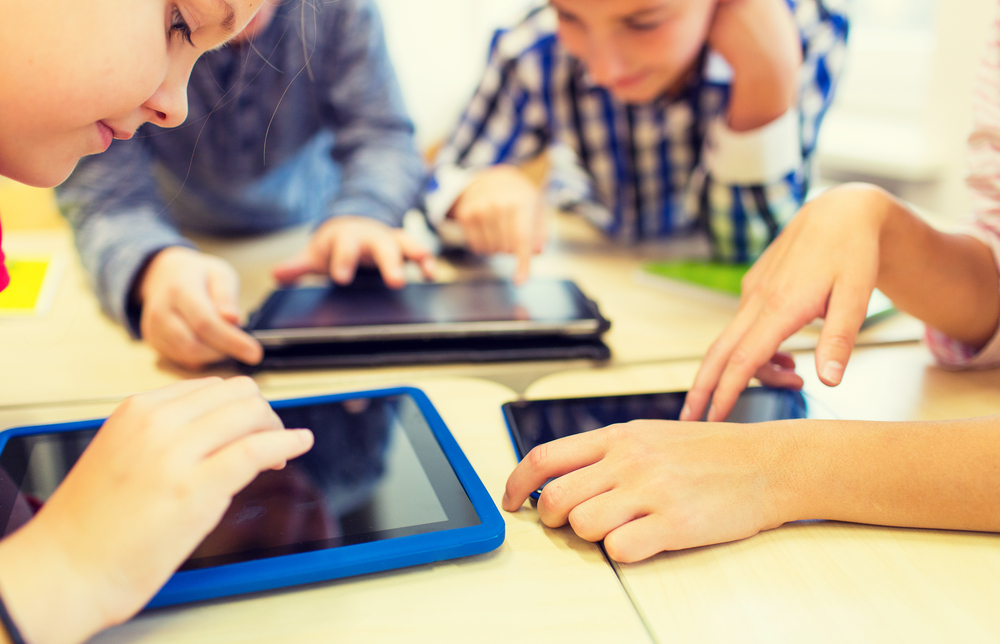 Elevdata og Personvern 2 Elever på digitale enheter, kontekst: elevdata og personvern